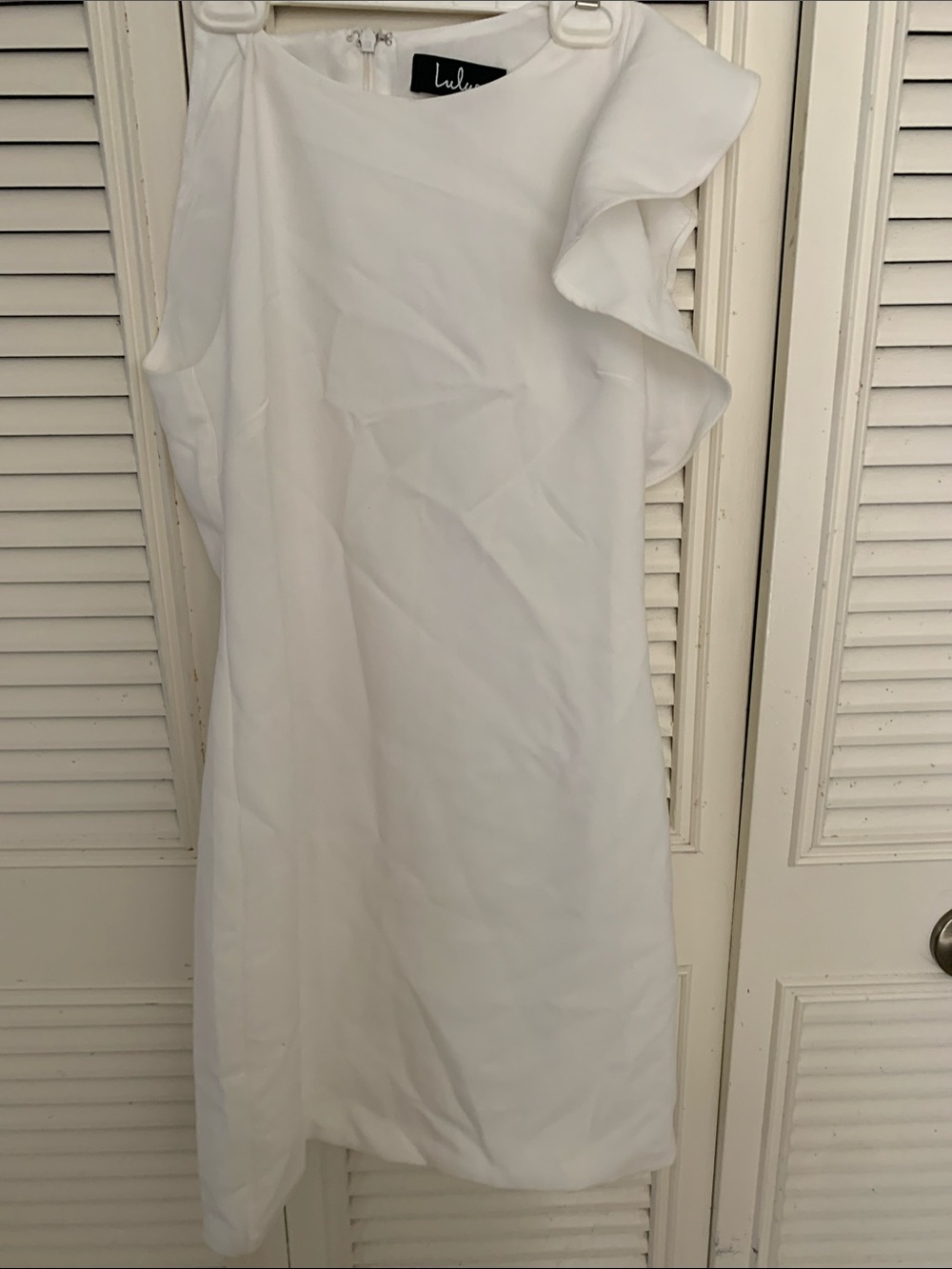 Lulu’s White Ruffle Sleeve Shift Dress